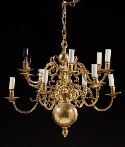 Lustre en laiton de style hollandais à douze...