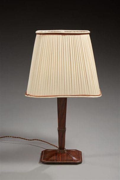CHANAUX & PELLETIER 
Lampe en ébène de macassar...