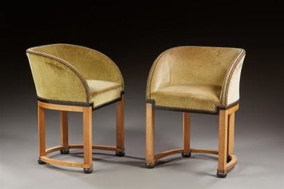 Pierre CHAREAU (1883-1950)
Paire de fauteuils...