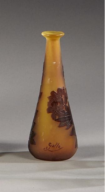 Etablissement GALLE
Vase piriforme en verre...