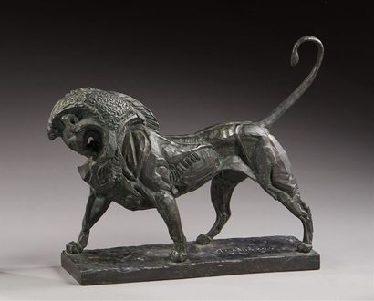 FREDUREAU (XXe siècle)
Lion en métal patiné...