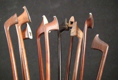 Lot de 10 archets de violon, d'alto et de...