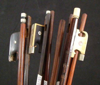 Lot de 10 archets de violon, d'alto et de...