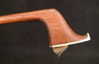 Archet de violoncelle de l'atelier 