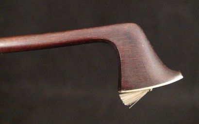 Archet de violon de l'atelier JTL portant...