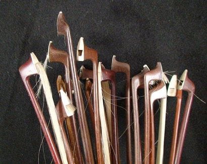 Lot de 20 archets 4/4 divers baguettes en...