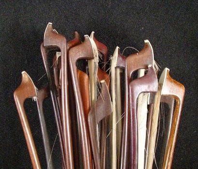 Lot de 20 archets 4/4 divers baguettes en...