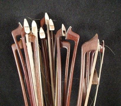 Lot de 20 archets 4/4 divers baguettes en...