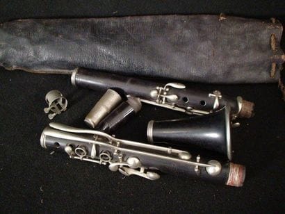 Clarinette fin XIXème à 13 clefs, en ébène,...