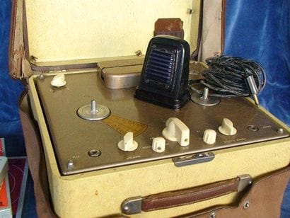 Intéressant magnétophone à bandes, d'après...