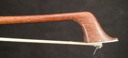 Archet de violon de Mirecourt, atelier Charles...