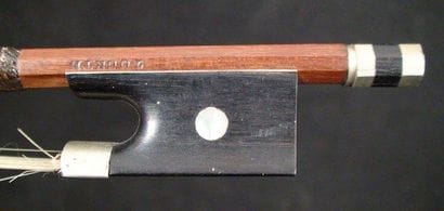 Archet de violon de Mirecourt, atelier Charles...