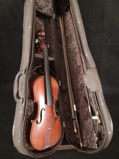 Petit violon 1/4 français, portant étiquette...