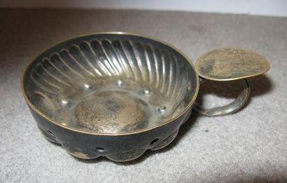 Taste-vin en argent à décor de cercles en...