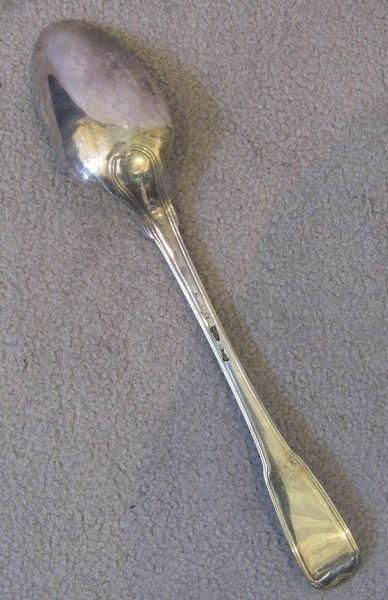 Cuillère à ragoût en argent, modèle à filets....