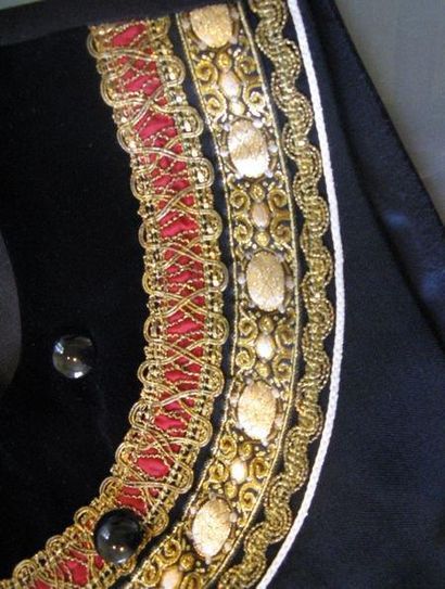 Deux costumes bretons d'origine Giz Fouen...