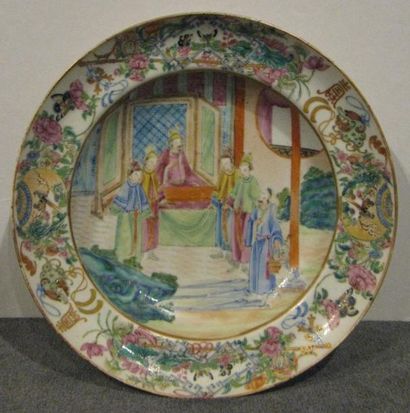 CHINE
- Canton Assiette creuse en porcelaine...