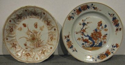 JAPON
Deux assiettes en porcelaine à décor...