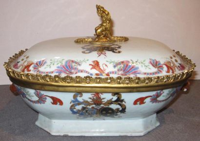 CHINE
Compagnie des Indes Terrine en porcelaine...
