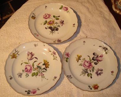 MEISSEN
Saxe Suite de trois assiettes en...
