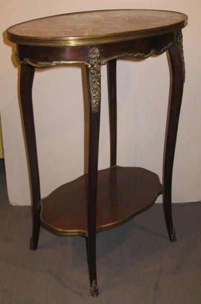 Petite table de salon en placage de palissandre...