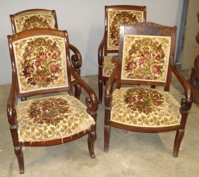 Quatre fauteuils en acajou et placage d'acajou,...