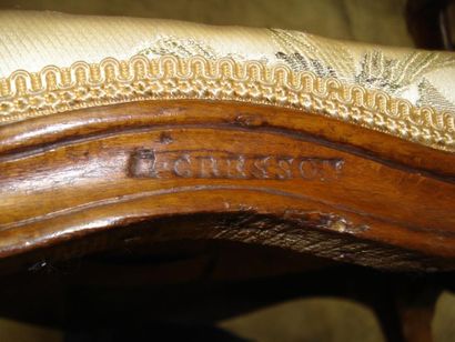 Fauteuil à la Reine en hêtre mouluré et sculpté,...