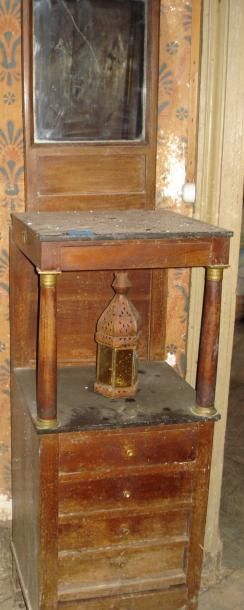 Barbière en merisier teinté, présentant un...