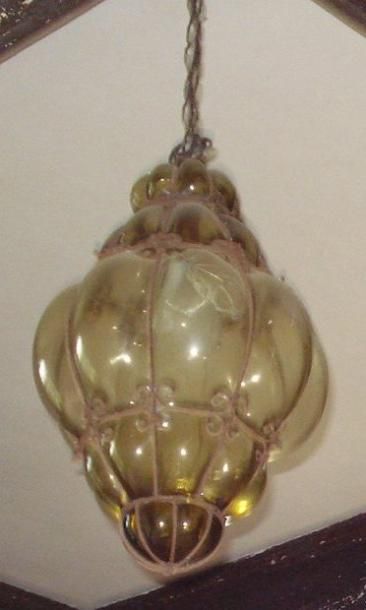 Paire de lanternes en verre fumé soufflé...