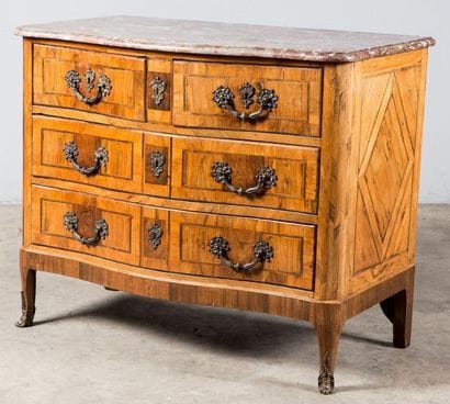 Commode en placage de palissandre à filets...