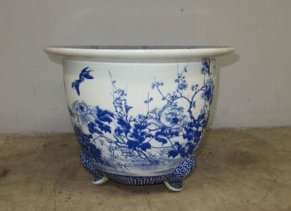 CHINE
Grand cache-pot en porcelaine à décor...