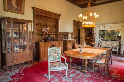 Mobilier de salle à manger en chêne maillé,...