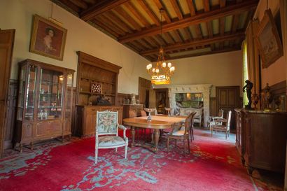 Mobilier de salle à manger en chêne maillé,...