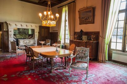 Mobilier de salle à manger en chêne maillé,...