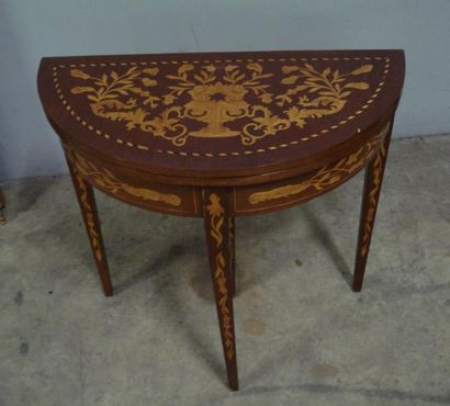 Table demi-lune en marqueterie d'érable sur...