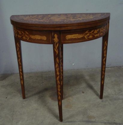 Table demi-lune en marqueterie d'érable sur...
