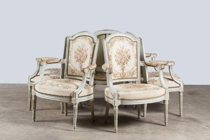Belle suite de cinq fauteuils en bois laqué...