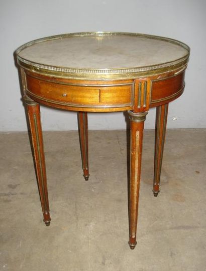 Table bouillotte en acajou et placage d'acajou,...