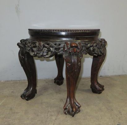 Petite table basse en palissandre d'Extrême-Orient,...