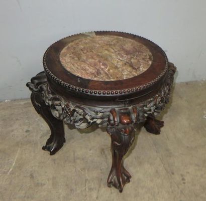 Petite table basse en palissandre d'Extrême-Orient,...