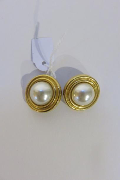 LANVIN
Paire de boucles d'oreille clips sphériques,...