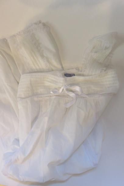 Yves Saint LAURENT
Chemise de nuit à bretelles...