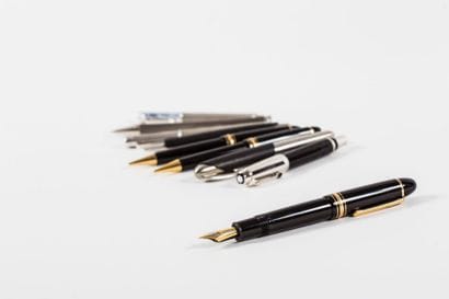 Collection de stylos comprenant un stylo...