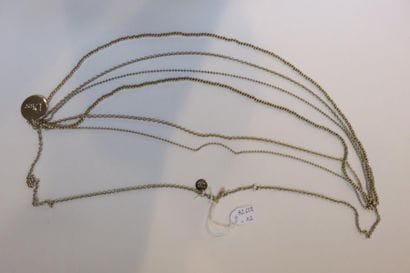 Yves Saint LAURENT
Longue chaîne multirangs...