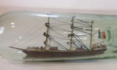 Bateau en bouteille: Trois-mâts barque en...