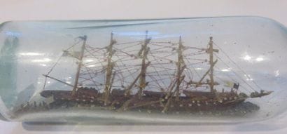 Bateau en bouteille: Cinq-mâts barque en...