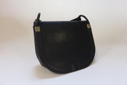 CHRISTIAN DIOR
Sac à rabat en cuir bleu marine,...