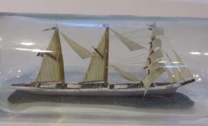 Bateau en bouteille: Trois-mâts 