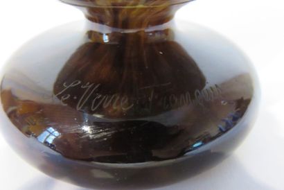 LE VERRE FRANÇAIS
Vase sur piédouche en verre...