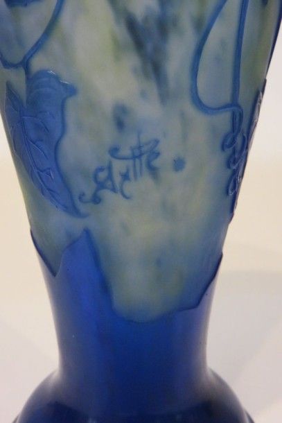 Emile GALLÉ
Vase oblong en verre multicouche...